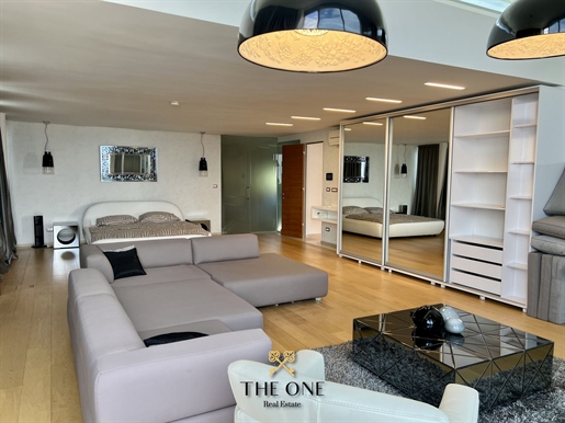 Luxury vlla with a pool and sea views