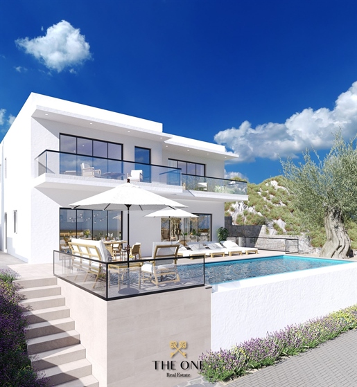 Villa with a pool and a sea view near Omiš