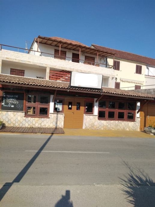 House Donje Polje, Šibenik - Okolica, 400m2