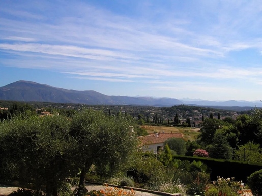 Schöne provenzalische Villa in Gehdistanz von Valbonne mit unglaublicher Aussicht