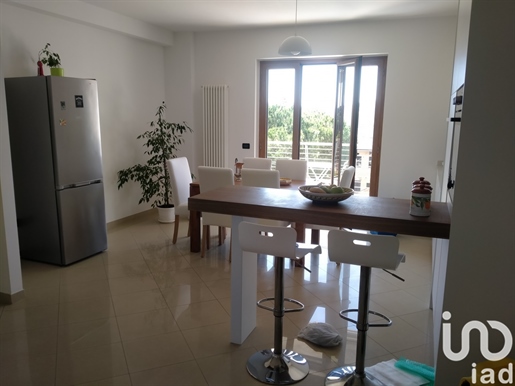 Sale Apartment 85 m² - 2 bedrooms - Mosciano Sant'Angelo