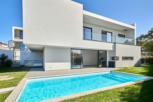 5 bedroom detached house of contemporary architecture with lounge area, swimming pool, garden - Casc