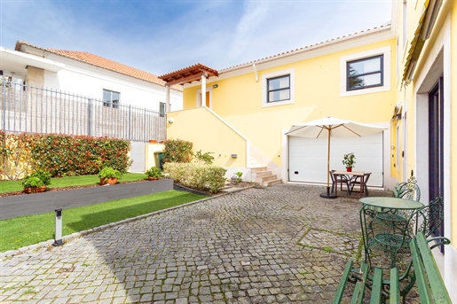 Lujosa villa de 5 dormitorios, situada en la prestigiosa zona de Telheiras - Lisboa