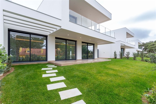 4-Bedroom Villa in Gated Community with Pool in Murches – Cascais