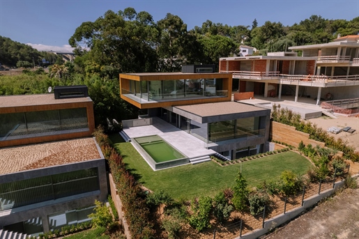 5 bedroom villa with private pool in closed condominium – Abuxarda, Alcabideche
