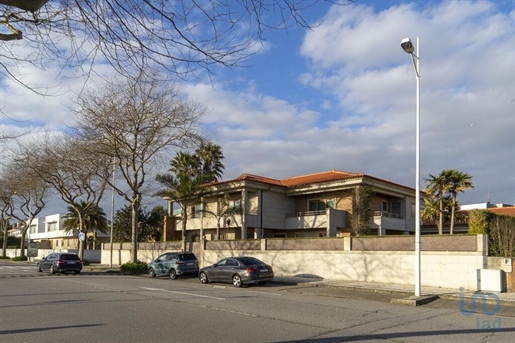 Maison T6 à Braga de 803,00 m²
