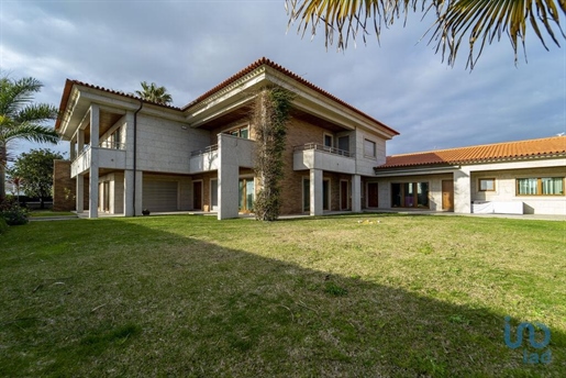 Home / Villa with 6 Rooms in Braga with 803,00 m²
