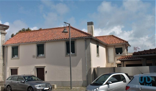 Home / Villa with 4 Rooms in Braga with 395,00 m²