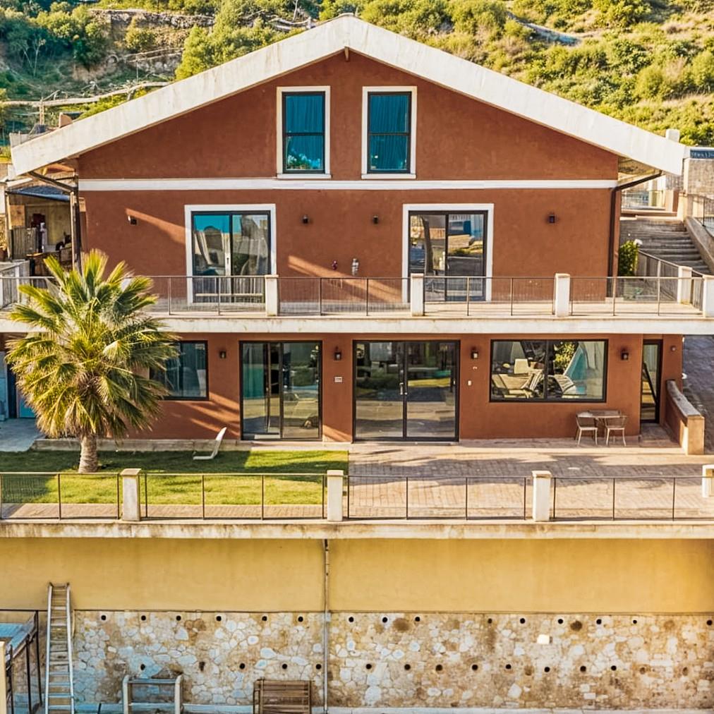 Elegant Villa with Pool in Sicily's Messina