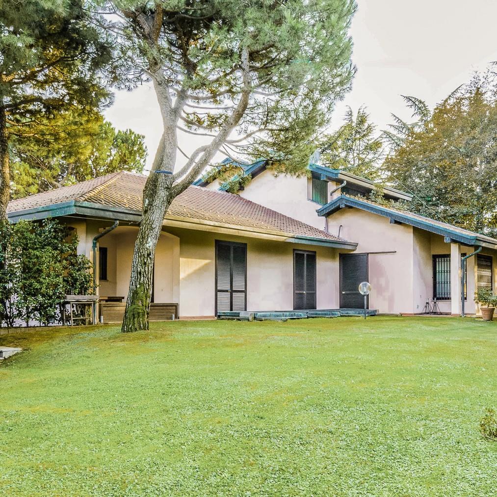 Charming Villa in Gallarate, Lombardy