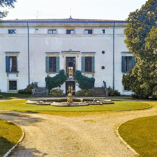 Spacious Villa in Verona, Veneto with Pool & Garden