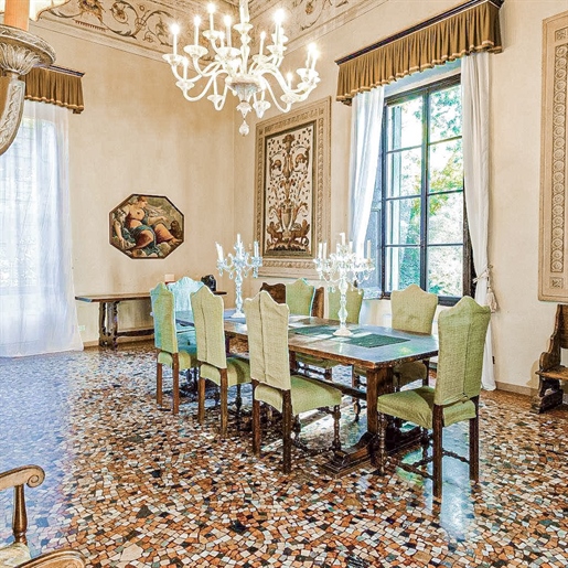 Spacious Villa in Lago di Garda, Veneto