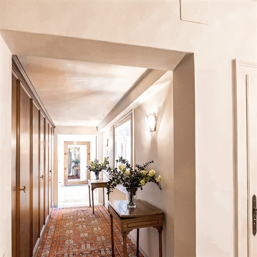 Spacious Apartment in Palazzo Marcello, Venice