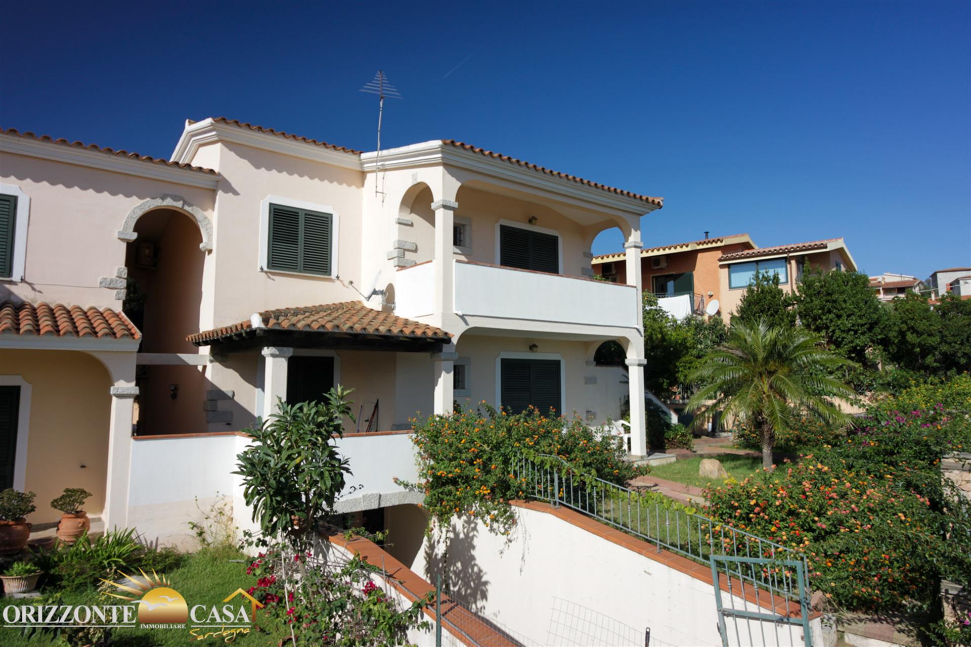 Sardinia – Budoni. Three-room apartment with garden in Limpiddu