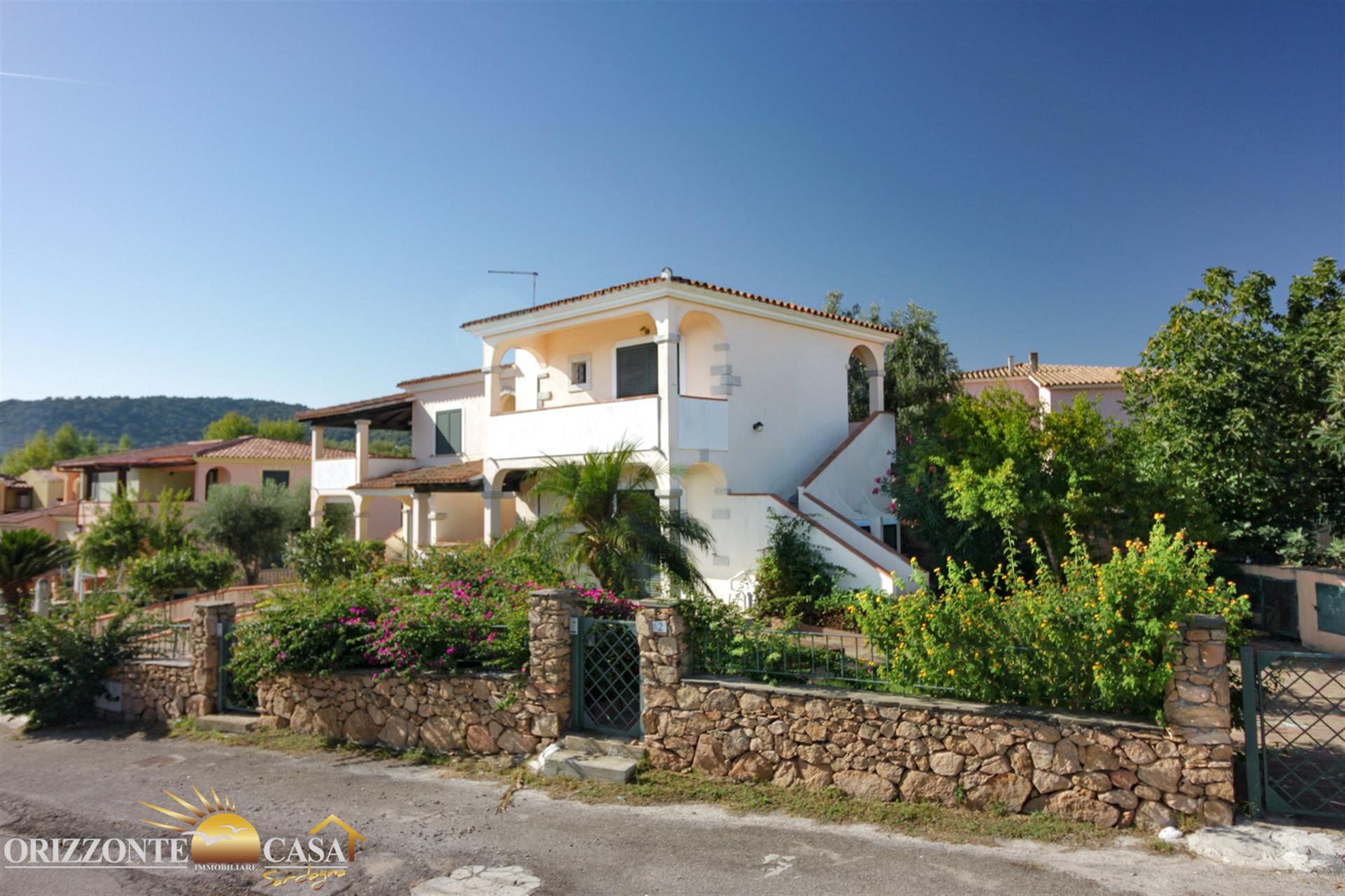 Sardinia – Budoni. Three-room apartment with garden in Limpiddu