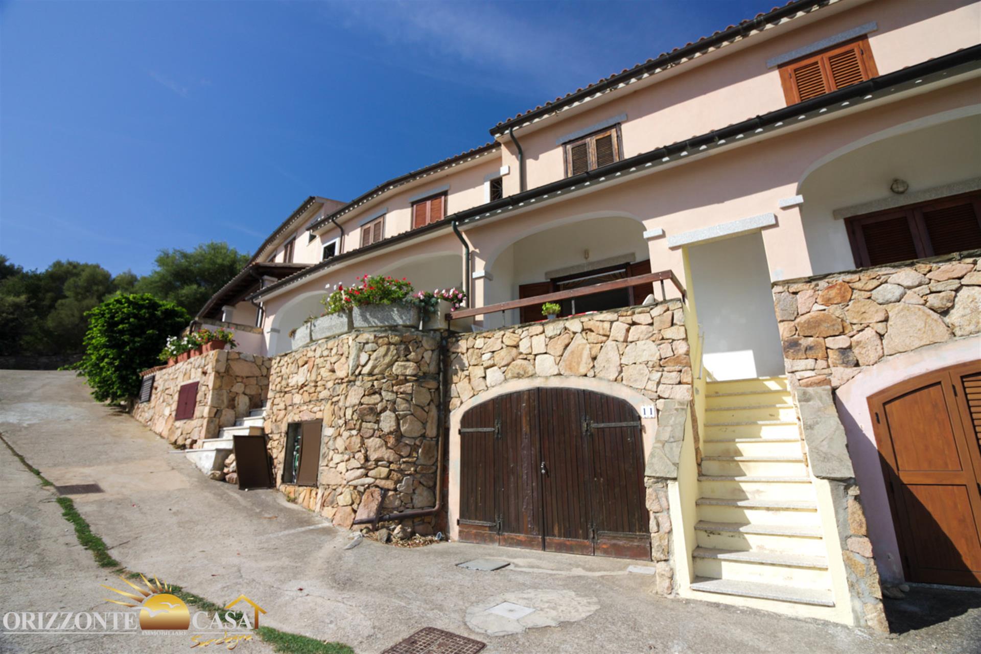 Sardinien Budoni - Dreizimmervilla mit Meerblick auf zwei Ebenen in Ludduì