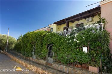 Sardinien Budoni – Vier-Zimmer-Villa mit Meerblick und zwei Bädern in Malamurì