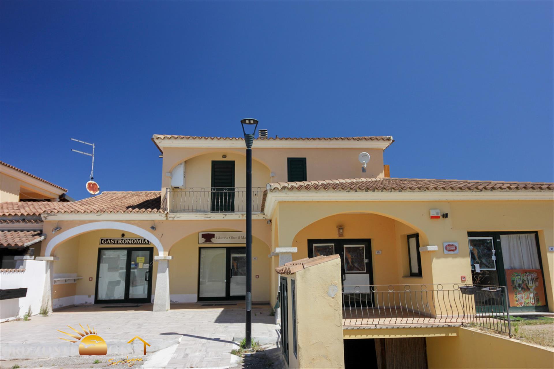 Sardinia – Porto San Paolo – Three-room apartment on the first floor with courtyard.