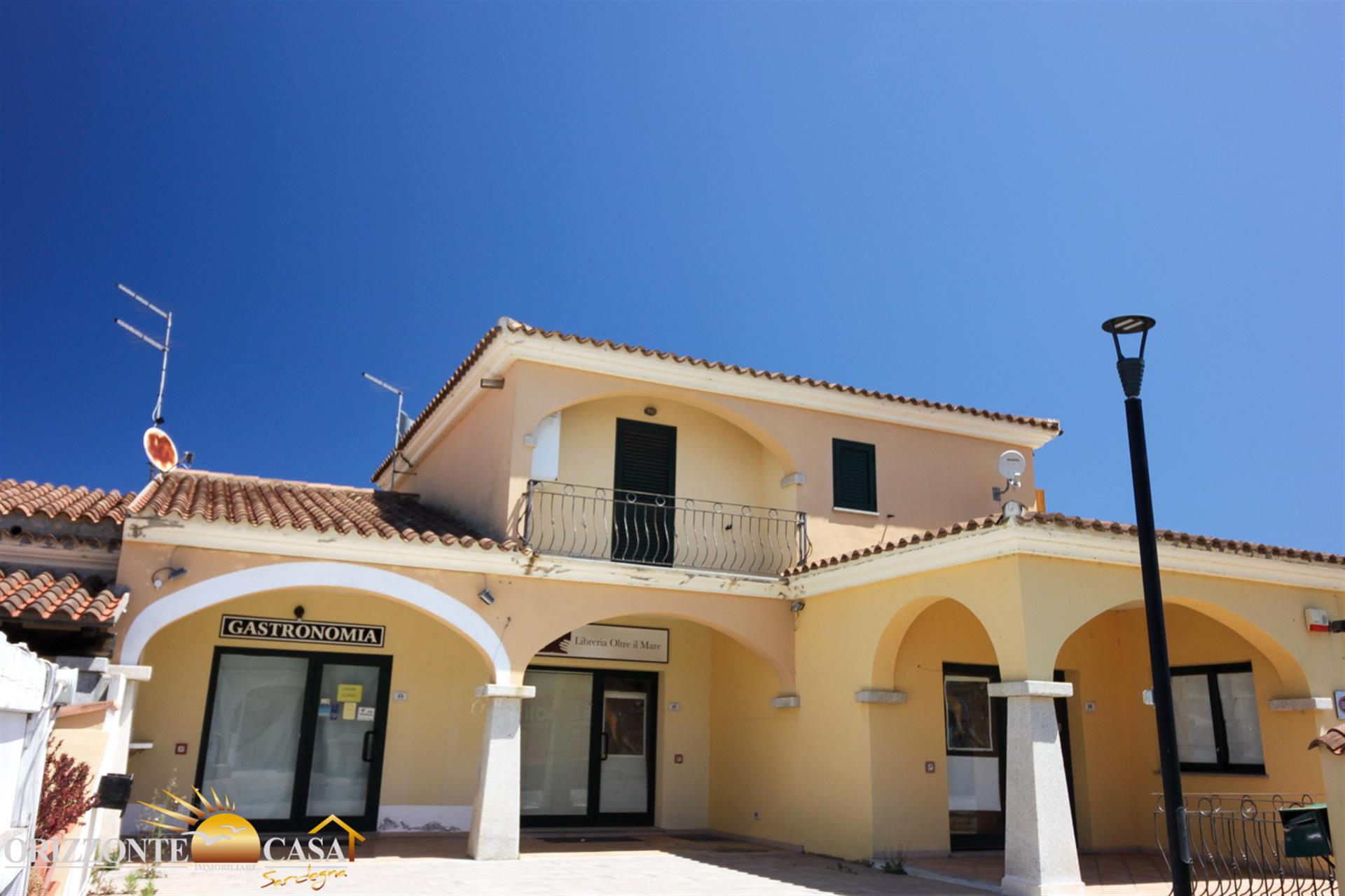 Sardinia – Porto San Paolo – Three-room apartment on the first floor with courtyard.