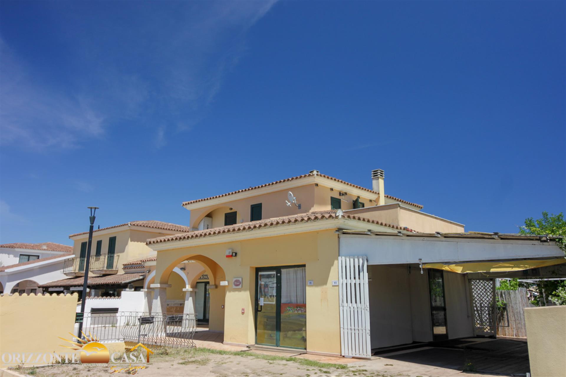 Sardinia – Porto San Paolo – Three-room apartment on the first floor with courtyard.