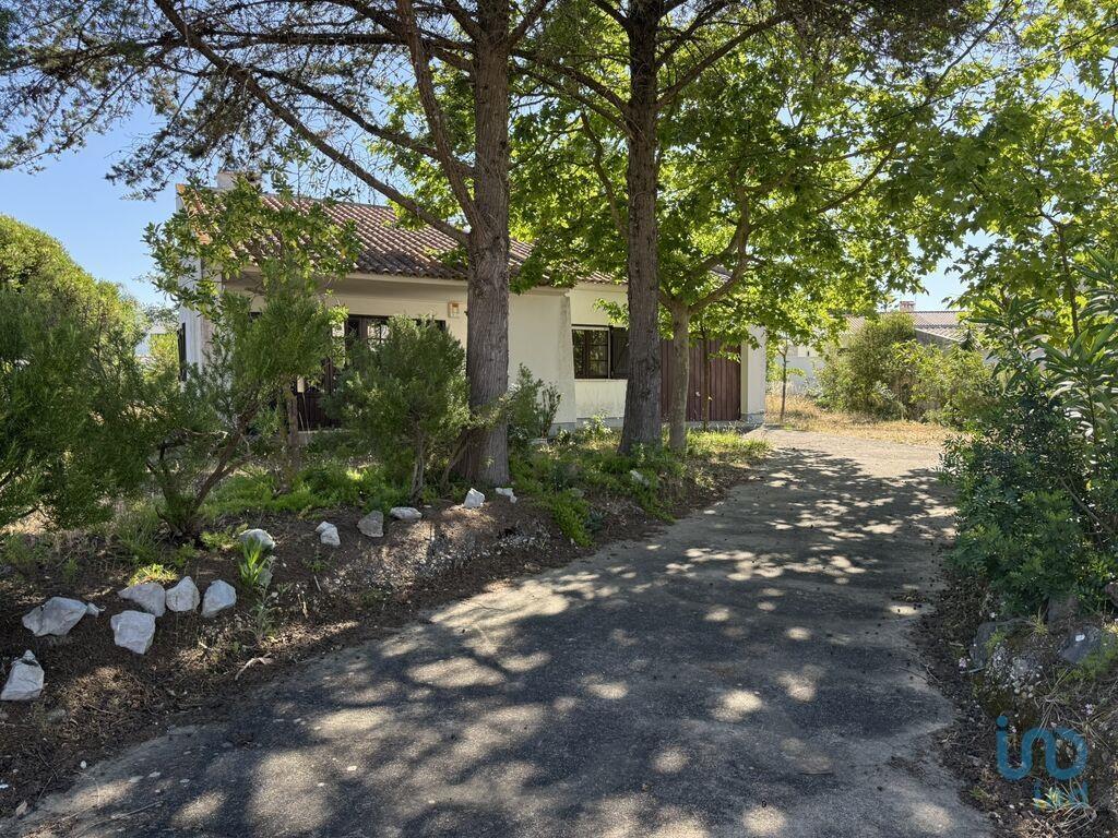 House with 2 Rooms in Corroios with 75,00 m²