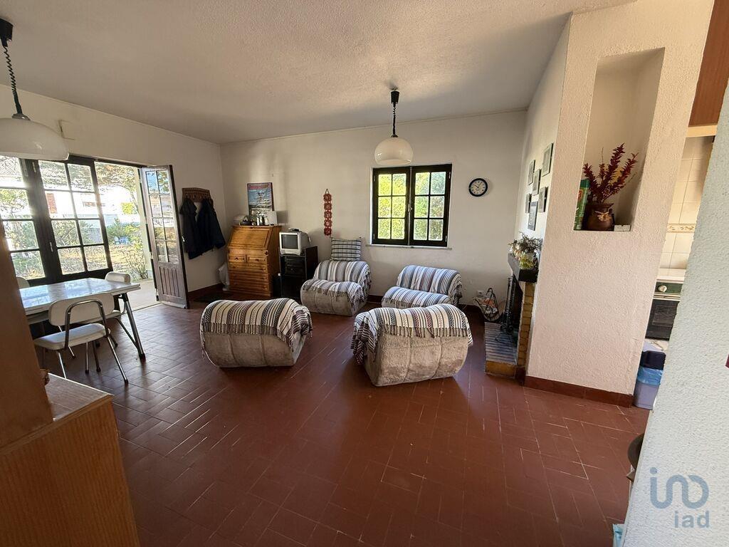 House with 2 Rooms in Corroios with 75,00 m²