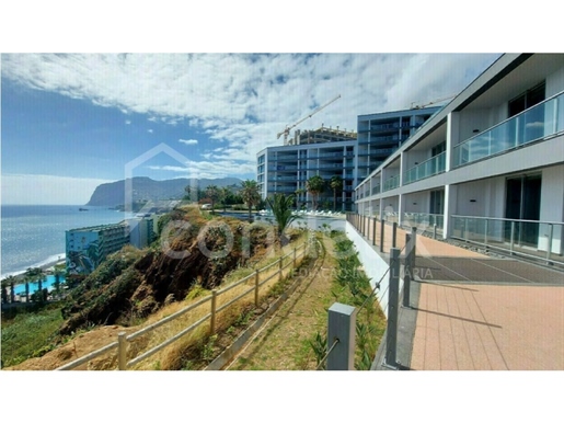Nový 4-izbový apartmán s výhľadom na more vo Funchale
