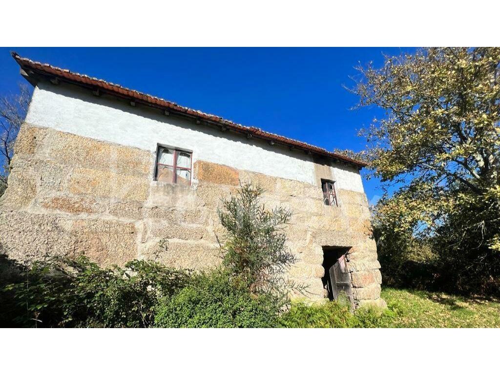 Quinta Magães, 80 hectares with 2 hectares of construction area, in Marco de Canaveses