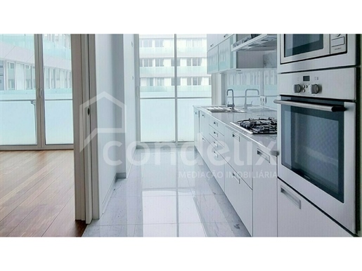 Apartment 4 Bedrooms Sale Funchal