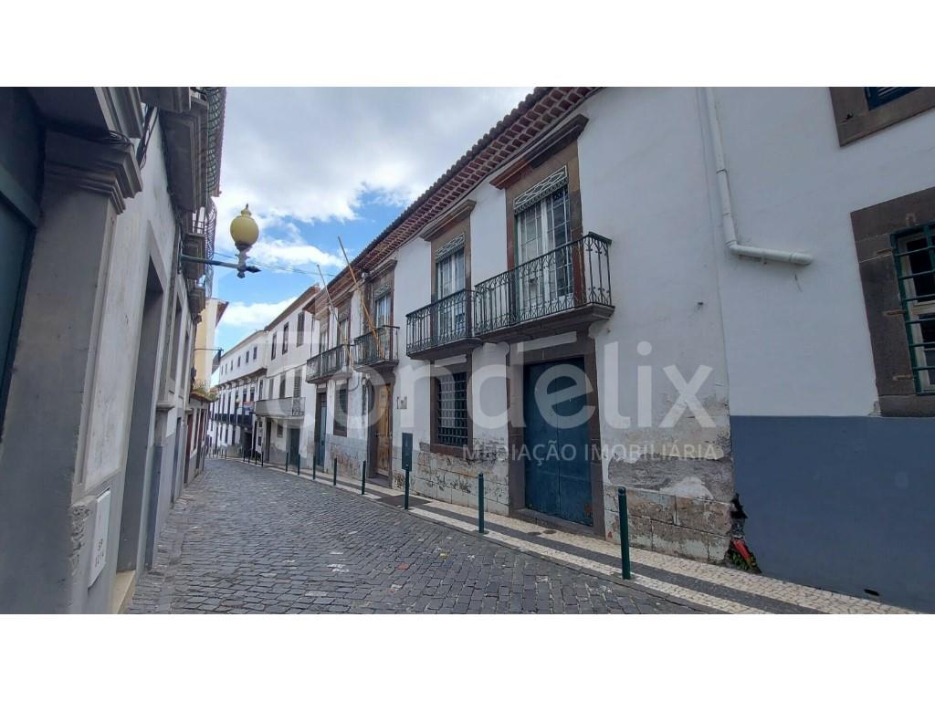 Building in the center of Funchal