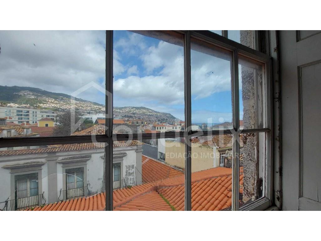 Building in the center of Funchal
