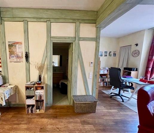 Apartment of character, historic center of Figeac (Lot)