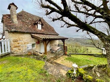 Pretty typical stone house with view, superb, near Figeac (Lot)