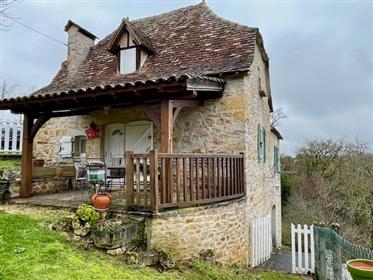 Pretty typical stone house with view, superb, near Figeac (Lot)