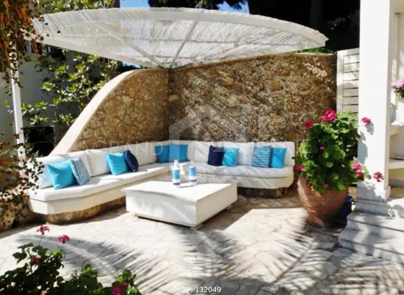 Villa 280sqm, €1.550.000, Peloponnese