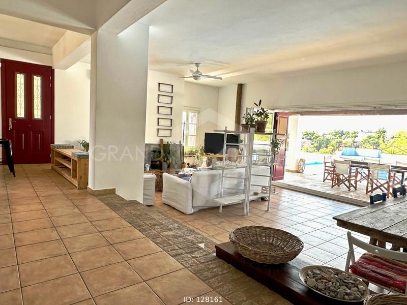 Villa 311sqm, €720.000, Peloponnese