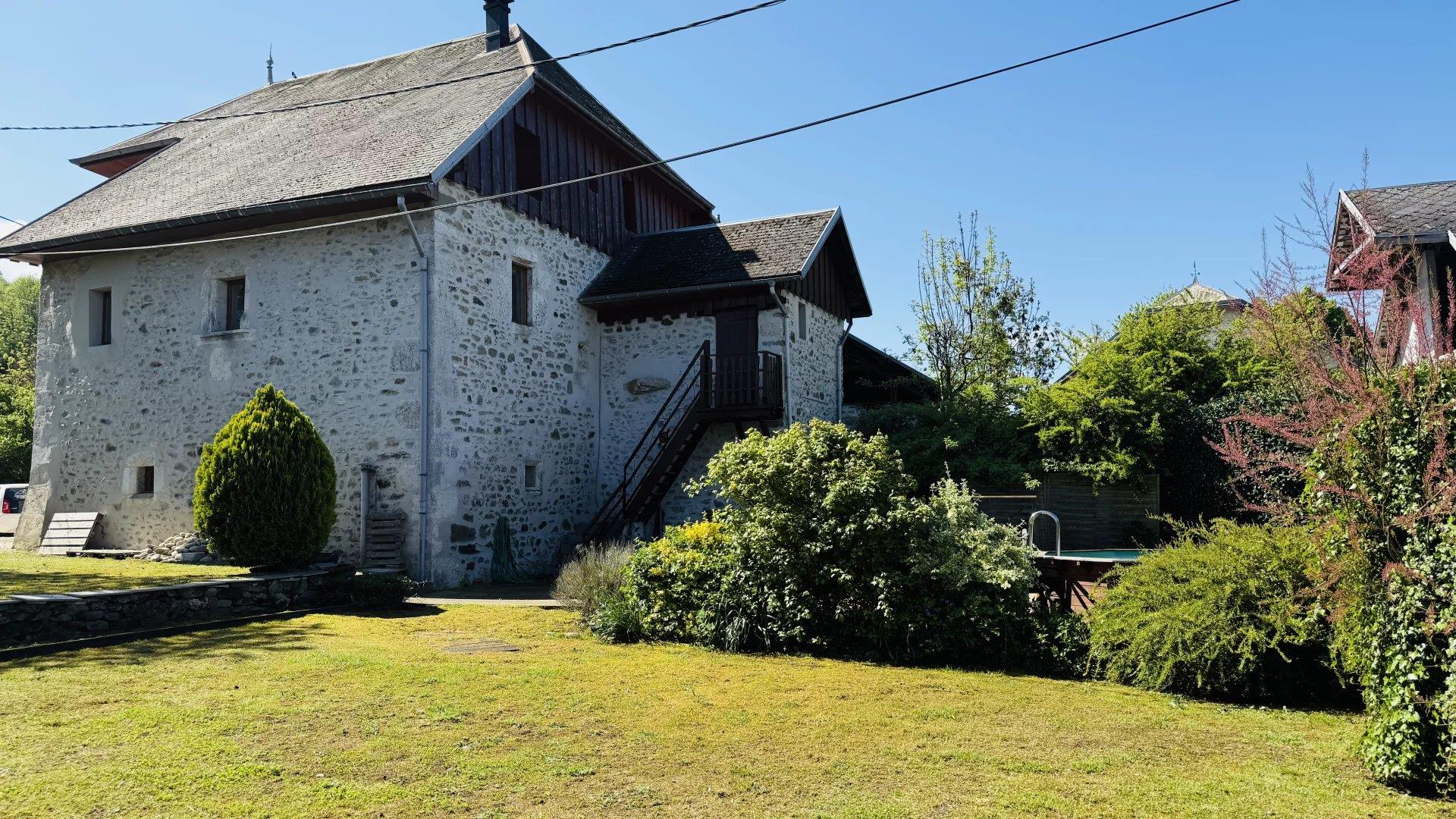Completely renovated 13th century house