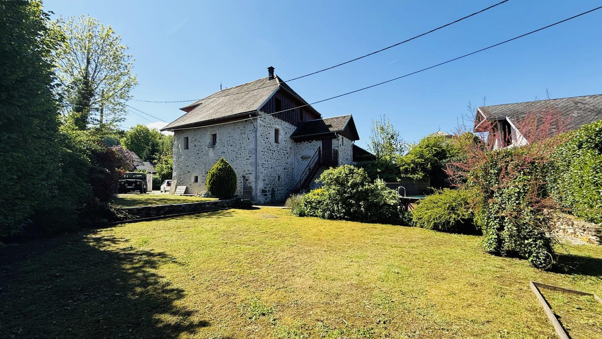 Completely renovated 13th century house