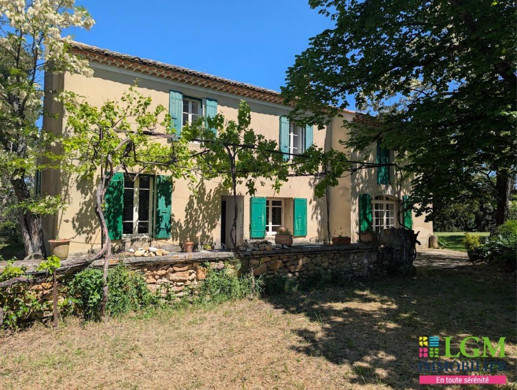Orange Sud - Renovated farmhouse in the Provençal Sytle with outbuildings that can be converted on 