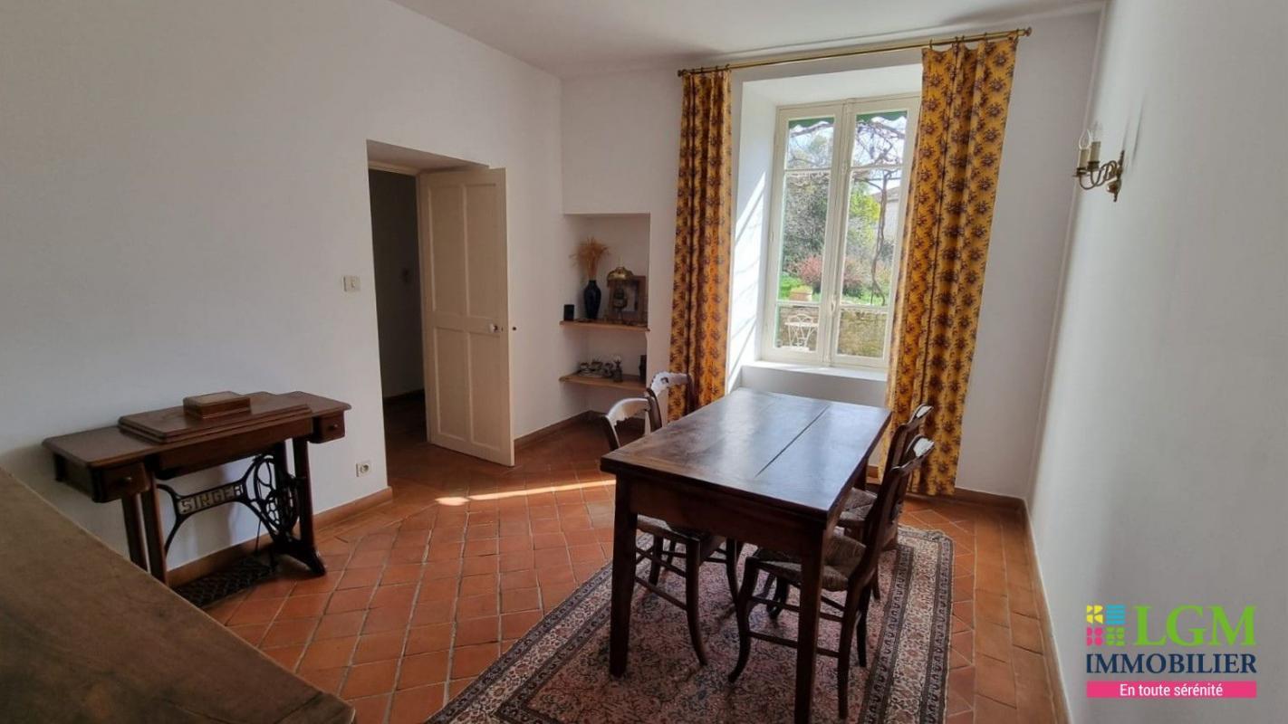Orange Sud - Renovated farmhouse in the Provençal Sytle with outbuildings that can be converted on 