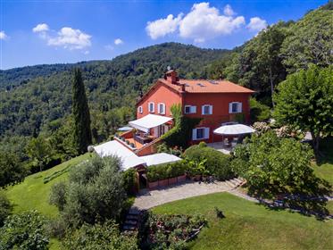 Magnifique villa de campagne en Toscane