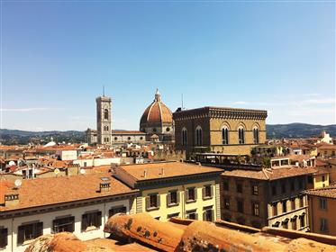 Belo apartamento no centro histórico de Florença