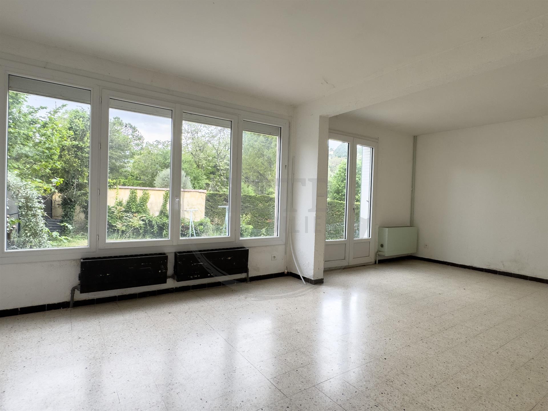 Köp: Hus (07000)