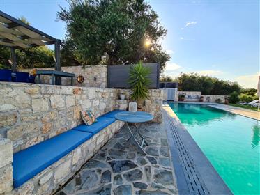 Villa de luxe avec appartement indépendant et impressionnante piscine de 15m