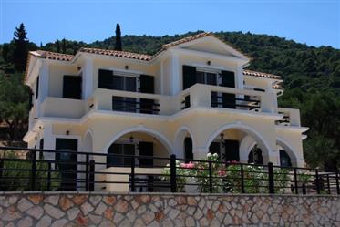 Three-Bedroom villa with guesthouse and sea views
