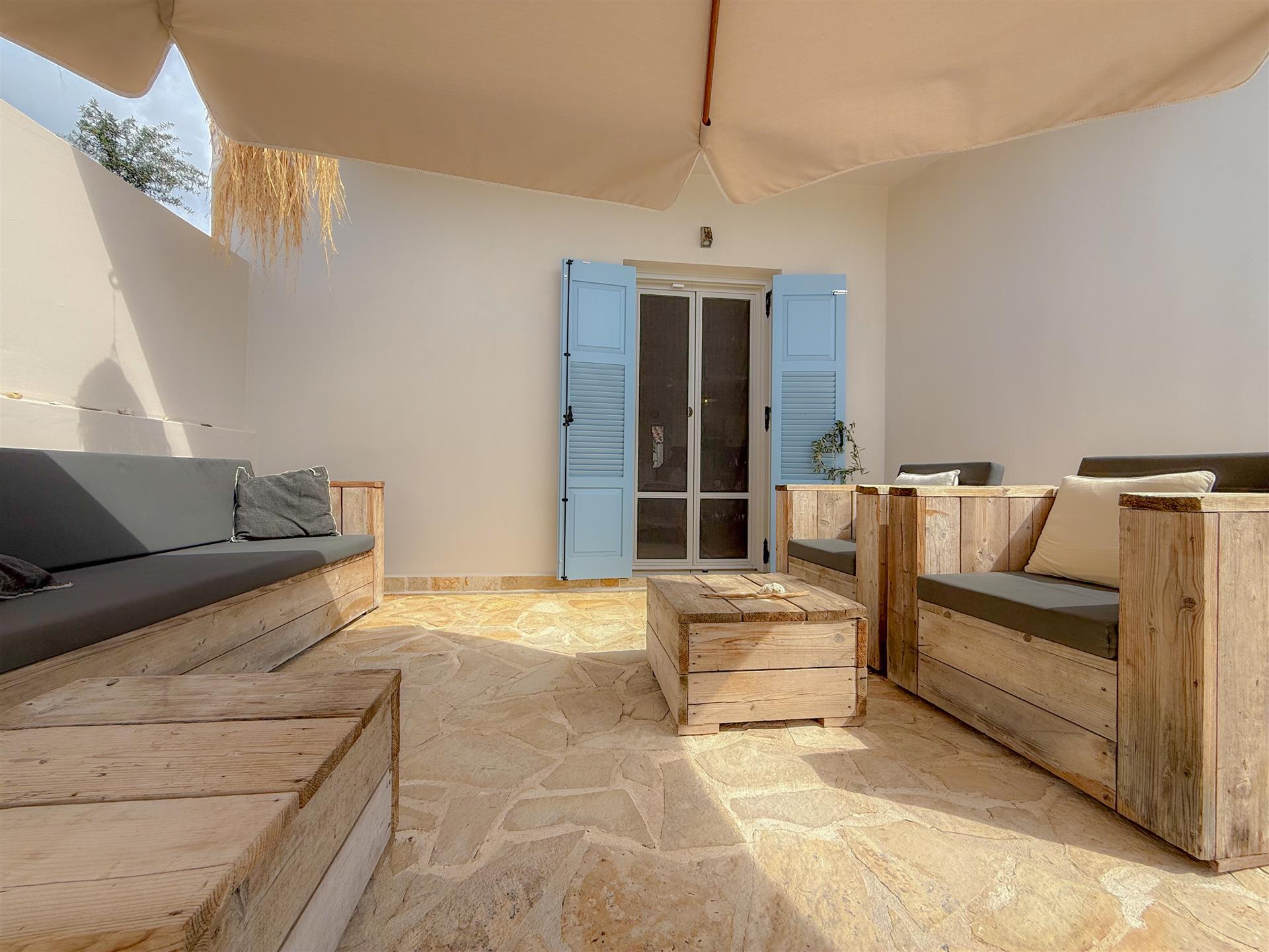 Beautifully renovated sea view property in Planos