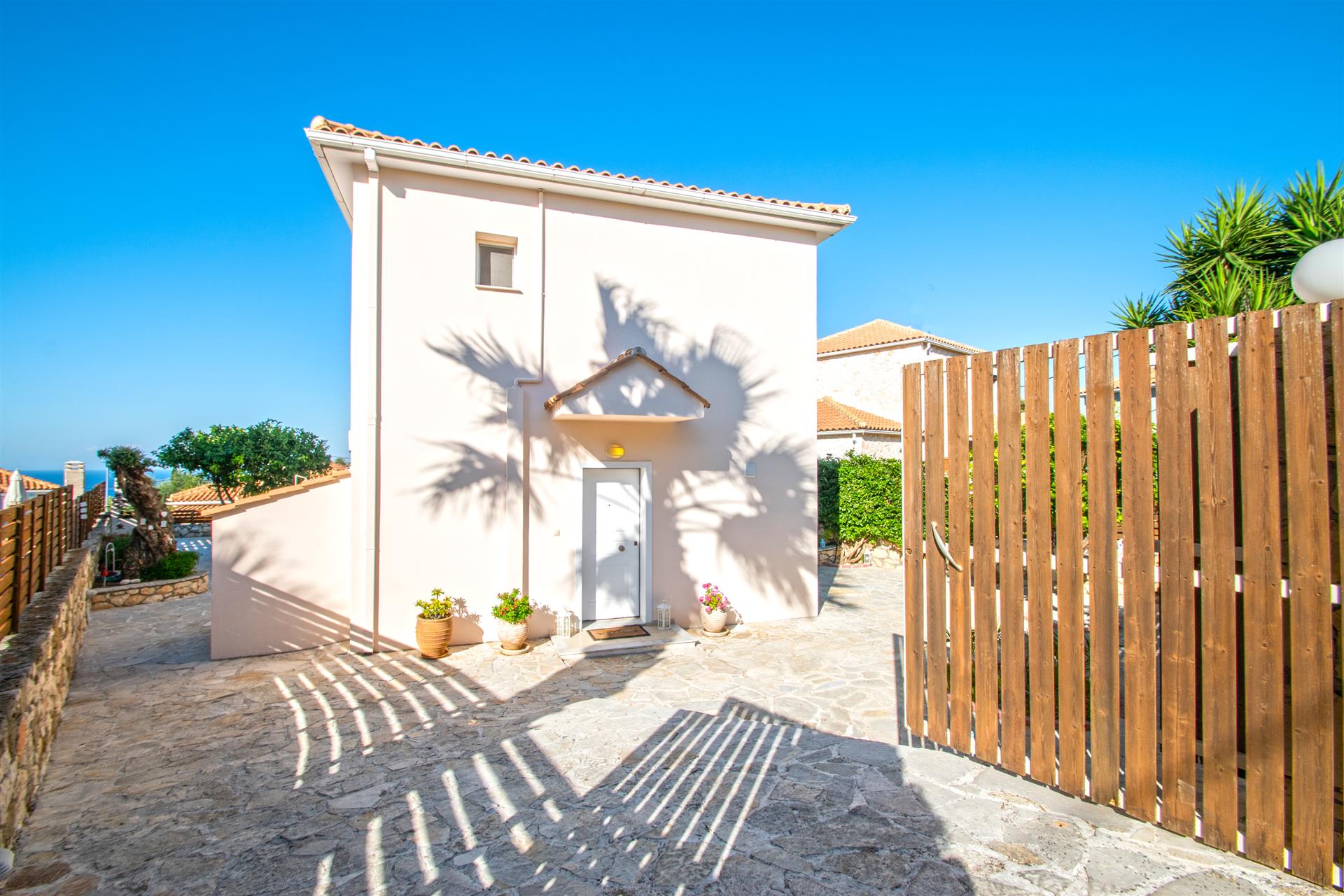 Sea view villa with pool close to the resort of Tsilivi