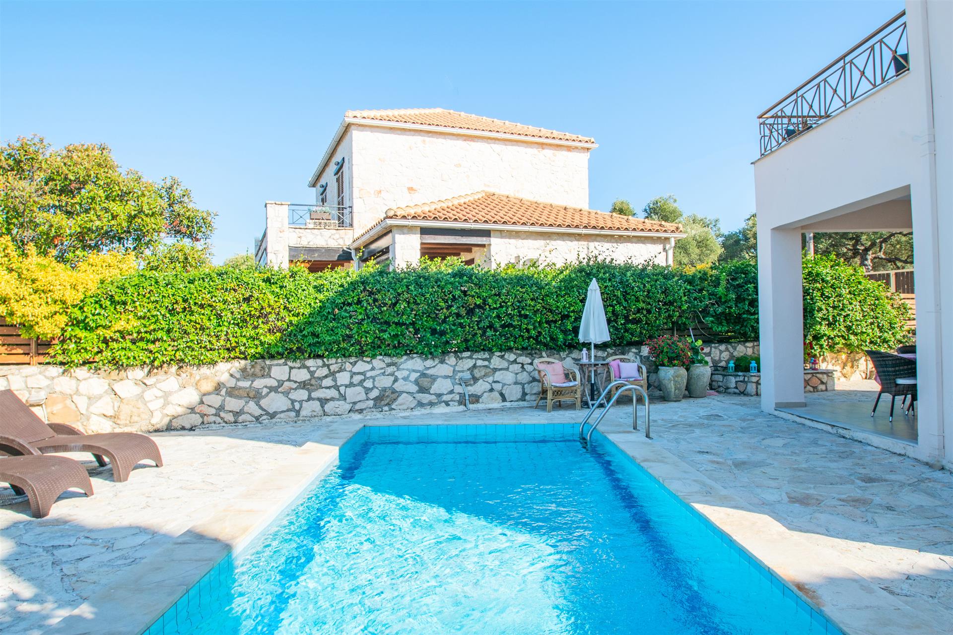 Sea view villa with pool close to the resort of Tsilivi
