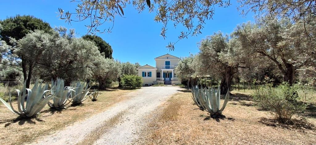 [1867] Lefkas Residence