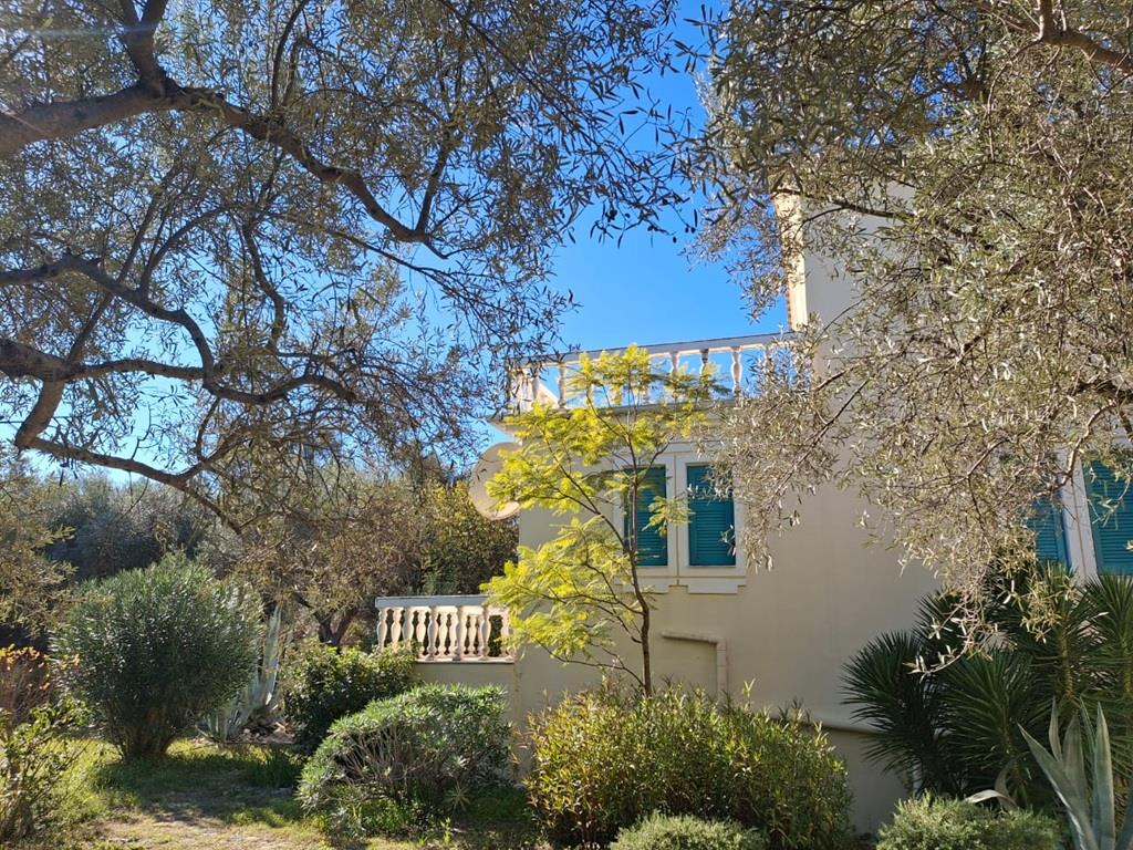 [1867] Lefkas Residence